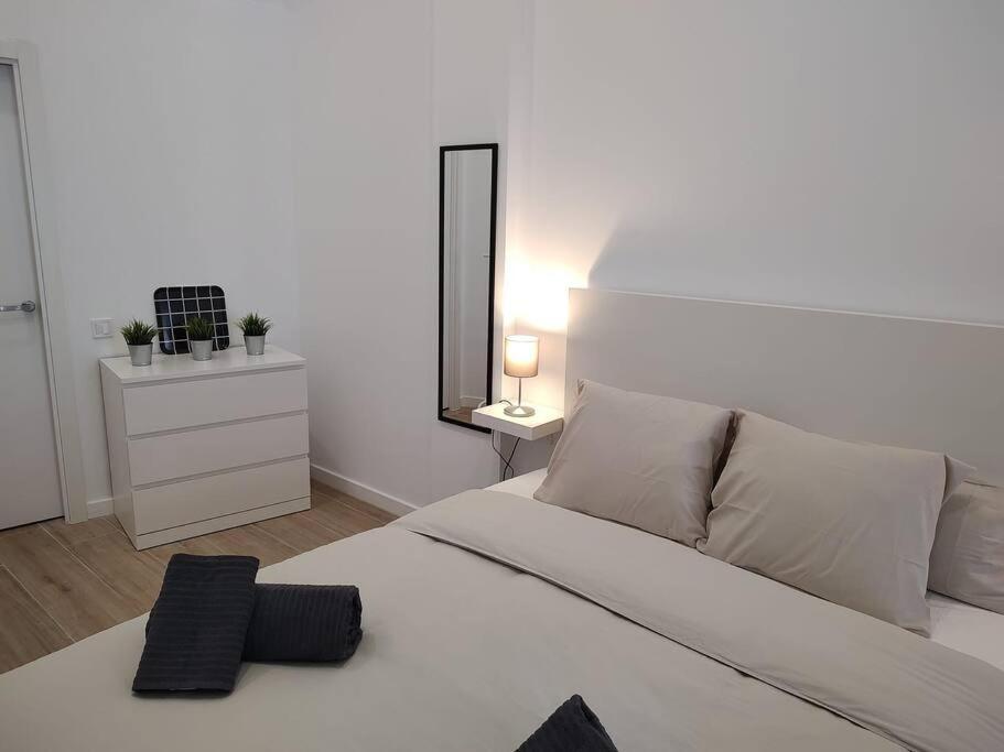 Ferienwohnung Nuevo Loft En Playa Y Cerca Del Centro, Ac Y Wifi Valencia Exterior foto